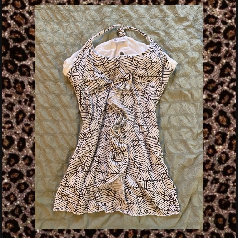 White and black Carve Designs halter top